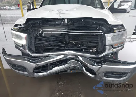 2024 Ram 2500 Laramie 4X4 6'4 Box z USA, uszkodzony, nr VIN 3C6UR5FL0RG248321